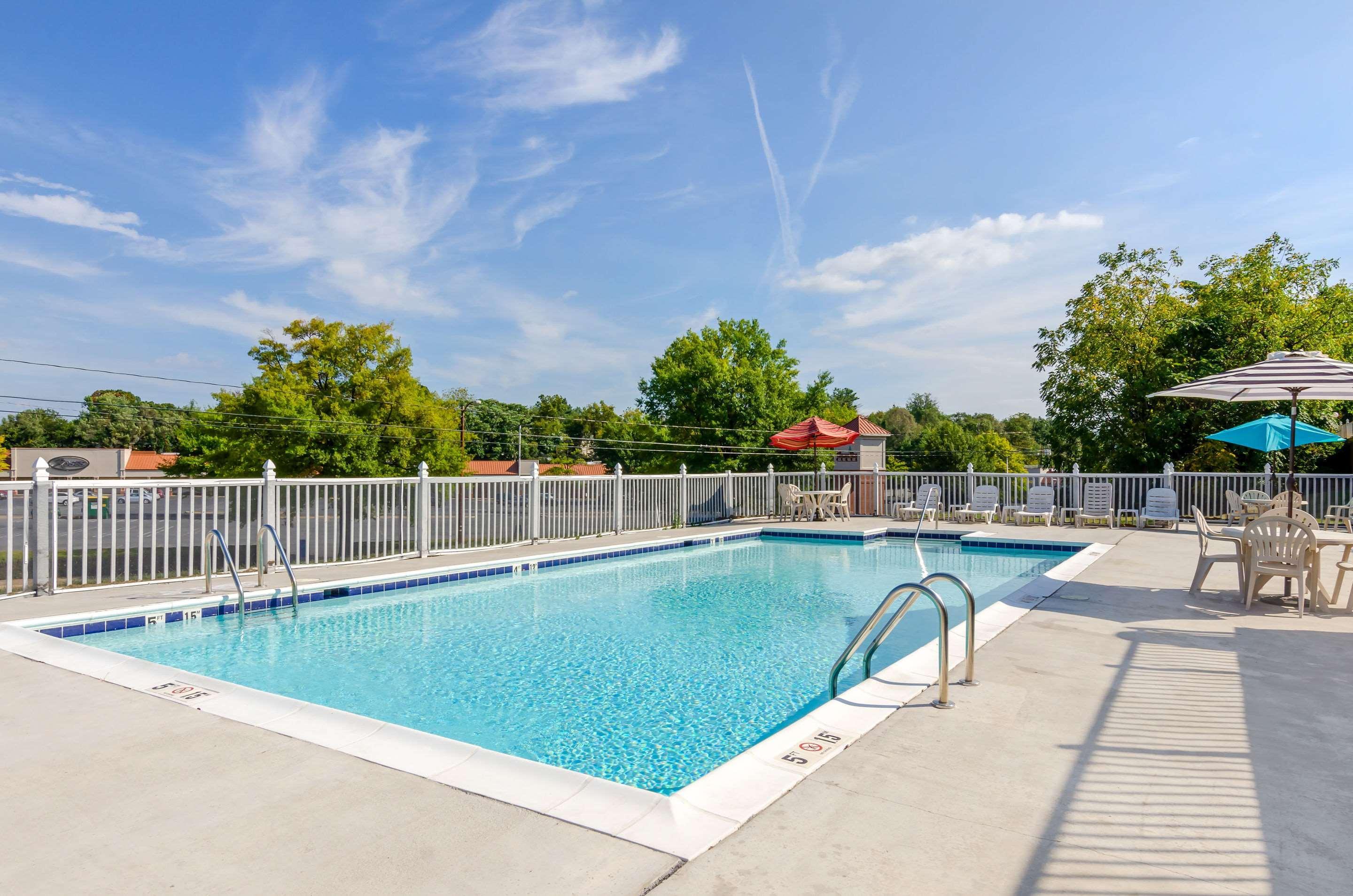Quality Inn Waynesboro - Skyline Drive Bagian luar foto