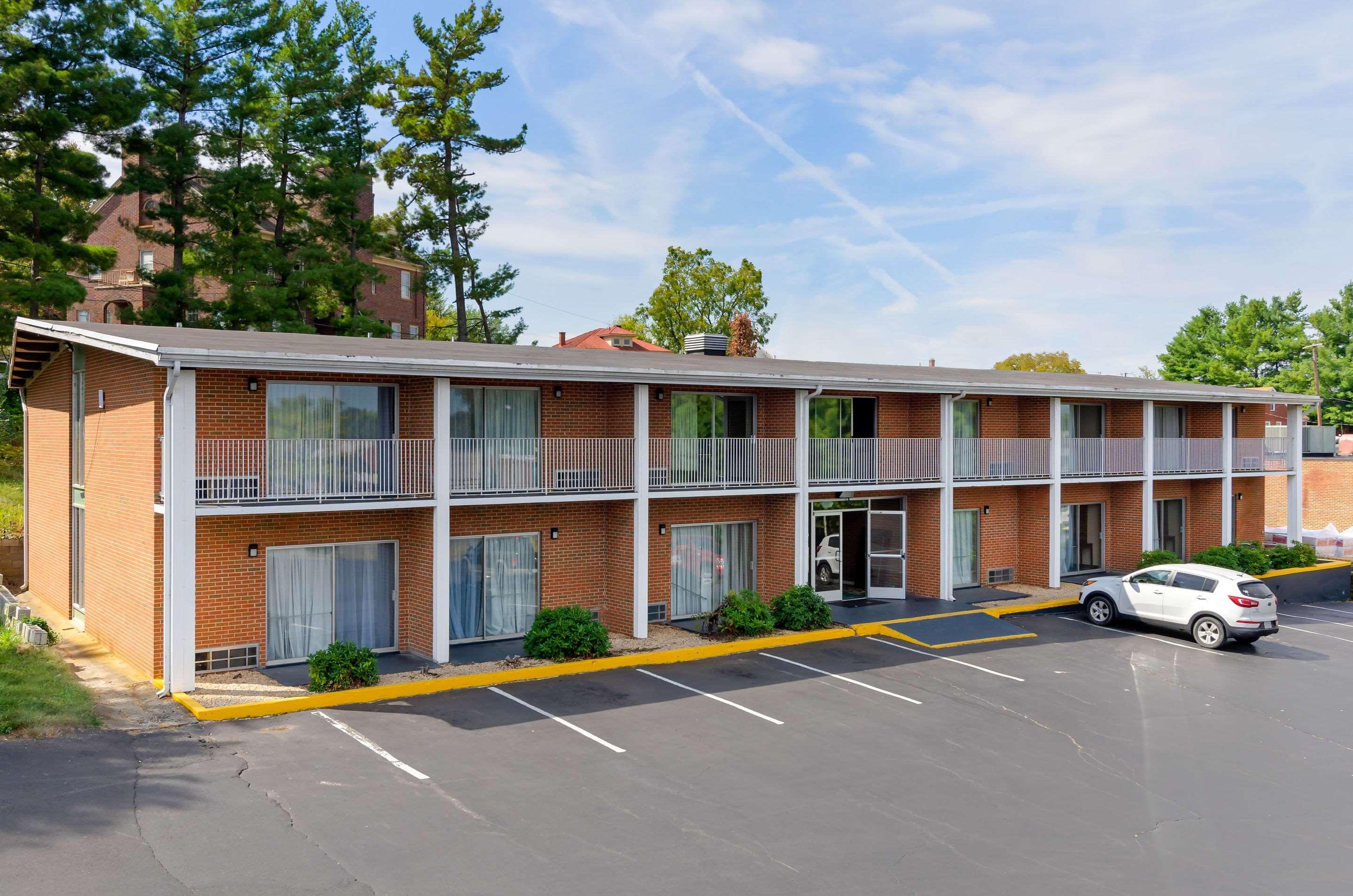 Quality Inn Waynesboro - Skyline Drive Bagian luar foto
