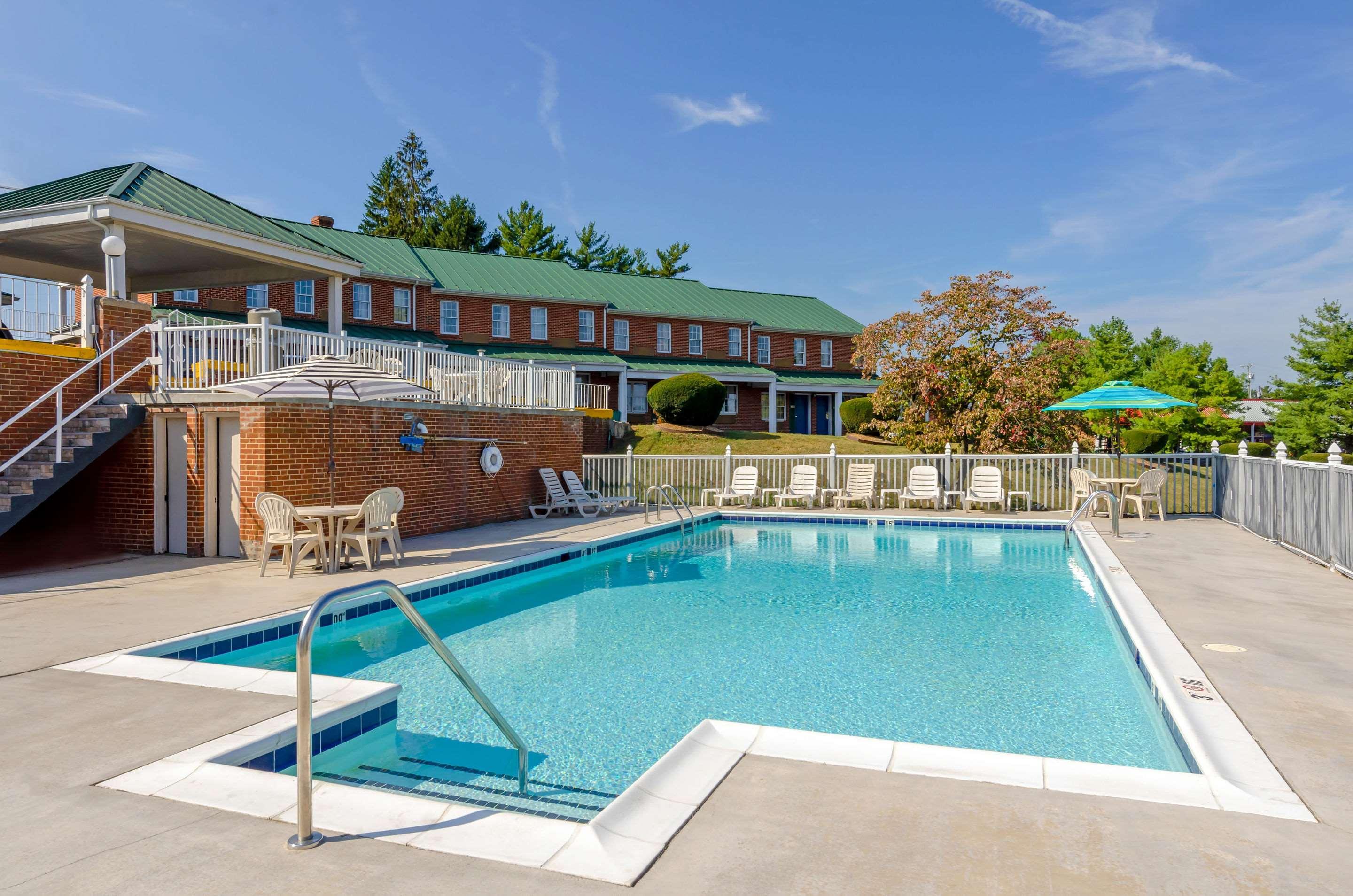 Quality Inn Waynesboro - Skyline Drive Bagian luar foto