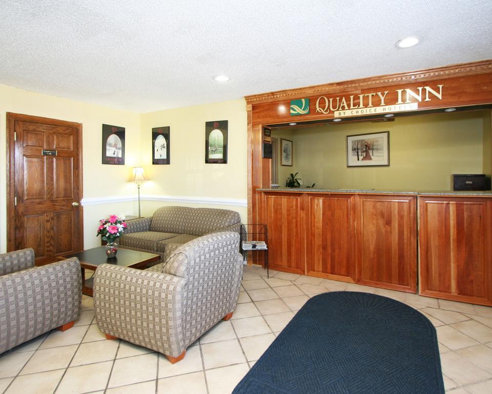 Quality Inn Waynesboro - Skyline Drive Bagian luar foto
