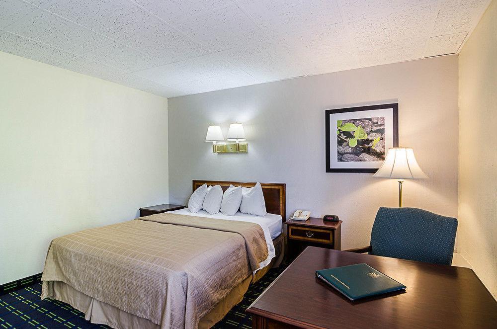Quality Inn Waynesboro - Skyline Drive Bagian luar foto