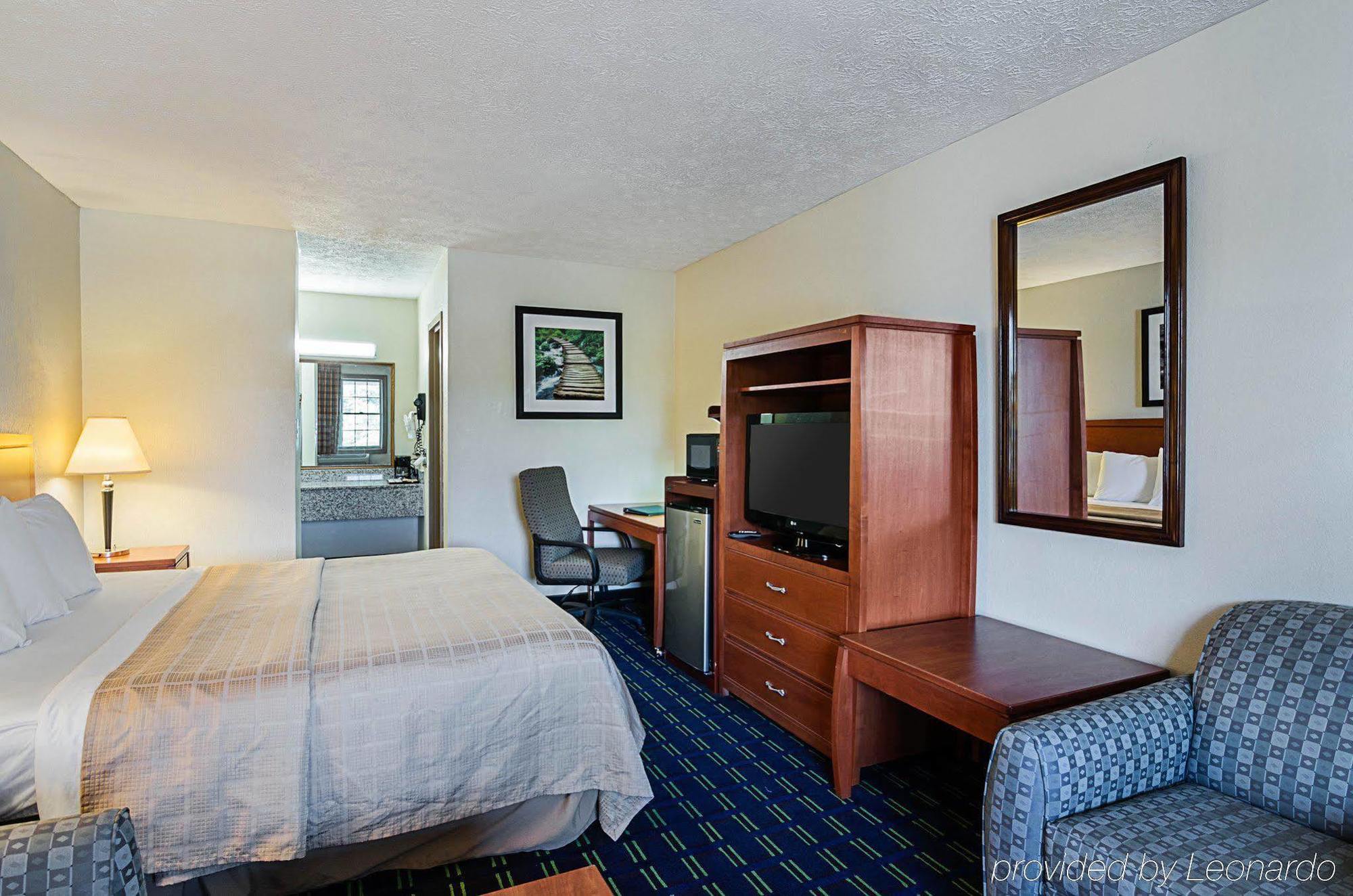 Quality Inn Waynesboro - Skyline Drive Bagian luar foto