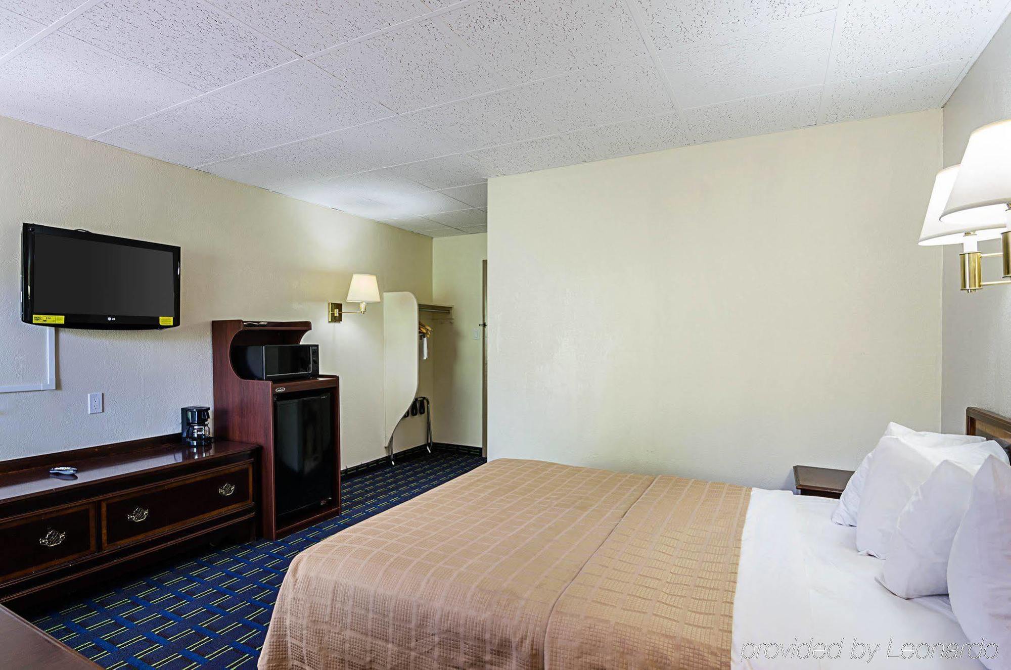 Quality Inn Waynesboro - Skyline Drive Bagian luar foto